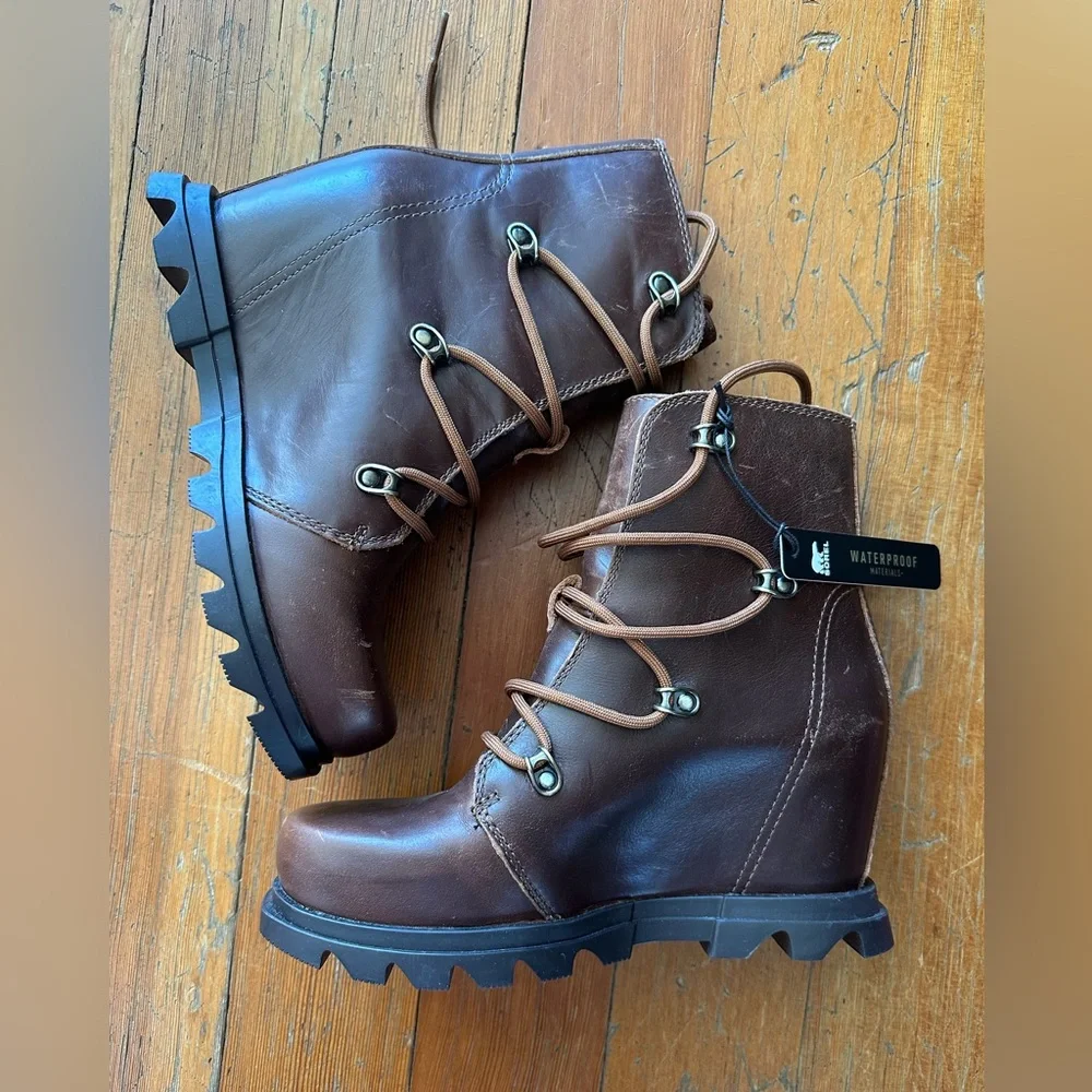 NWT Sorel Joan of arc Tan Leather Wedge Boots - Picture 2 of 16